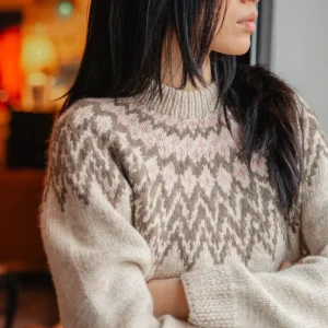 CHE CHE SWEATER R.N. 26